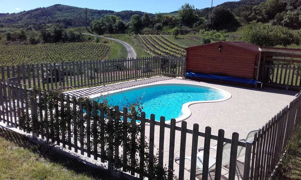 Gites "Entre Les Vignes" Tourreilles Bagian luar foto