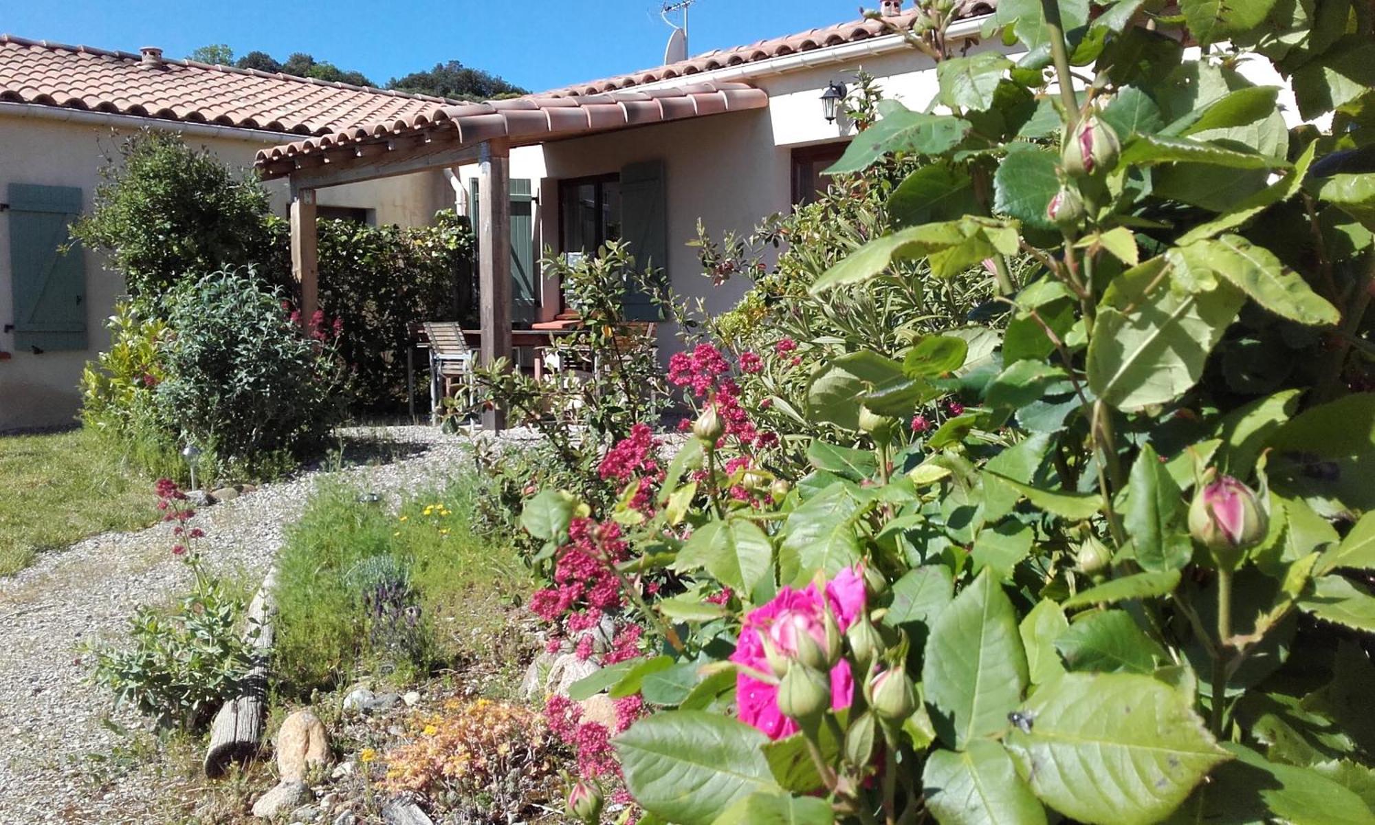 Gites "Entre Les Vignes" Tourreilles Bagian luar foto